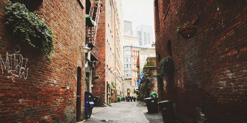 工业设备供应链管理：从叉车、起重机采购到库存优化的全流程指南