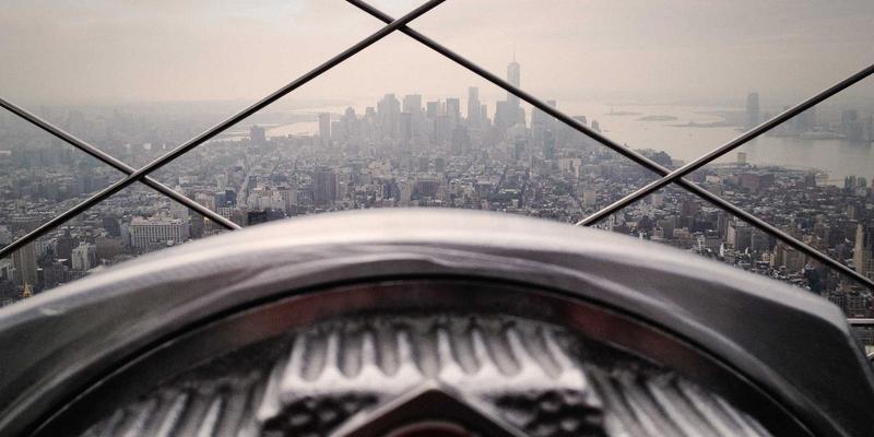 起重机与叉车精度校准与维护：保障工业加工质量与产品一致性的基石